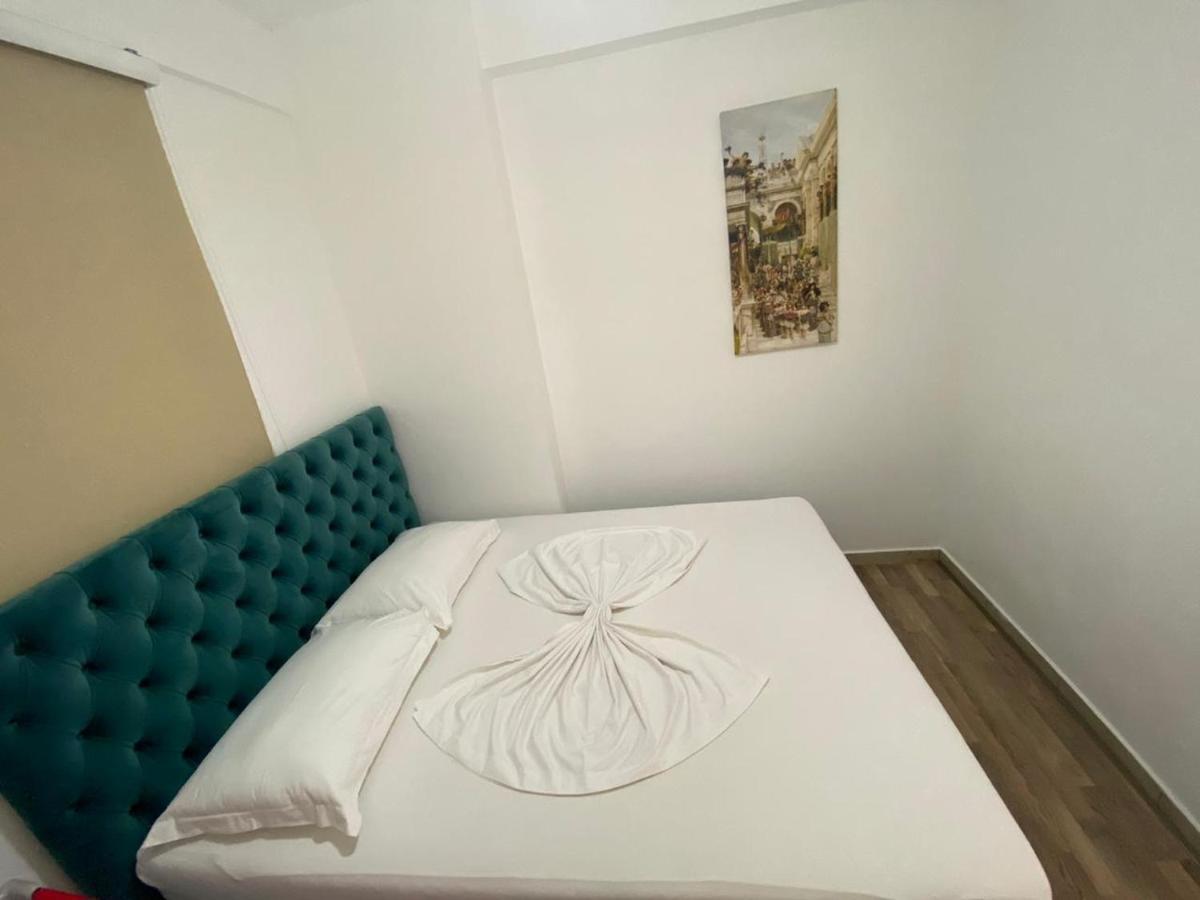 Rock Apartments Sarande Exterior photo