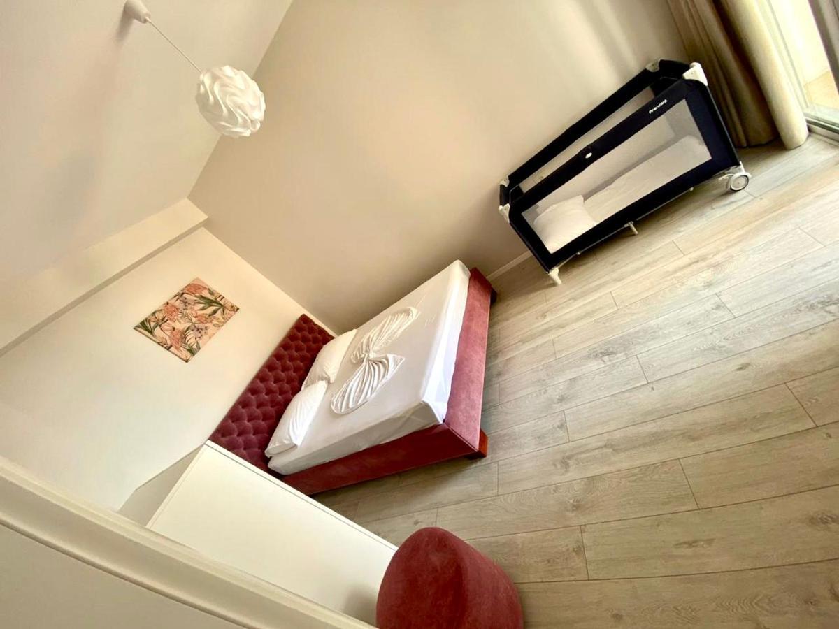 Rock Apartments Sarande Exterior photo