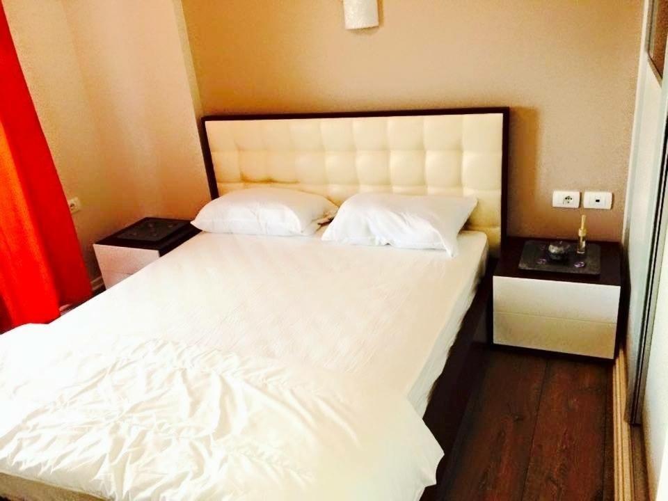 Rock Apartments Sarande Exterior photo