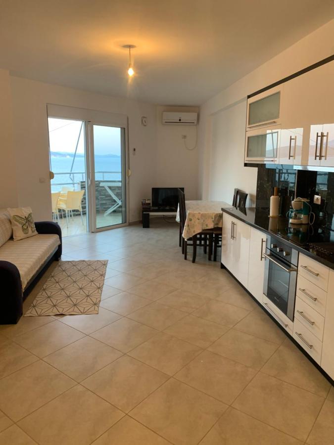 Rock Apartments Sarande Exterior photo