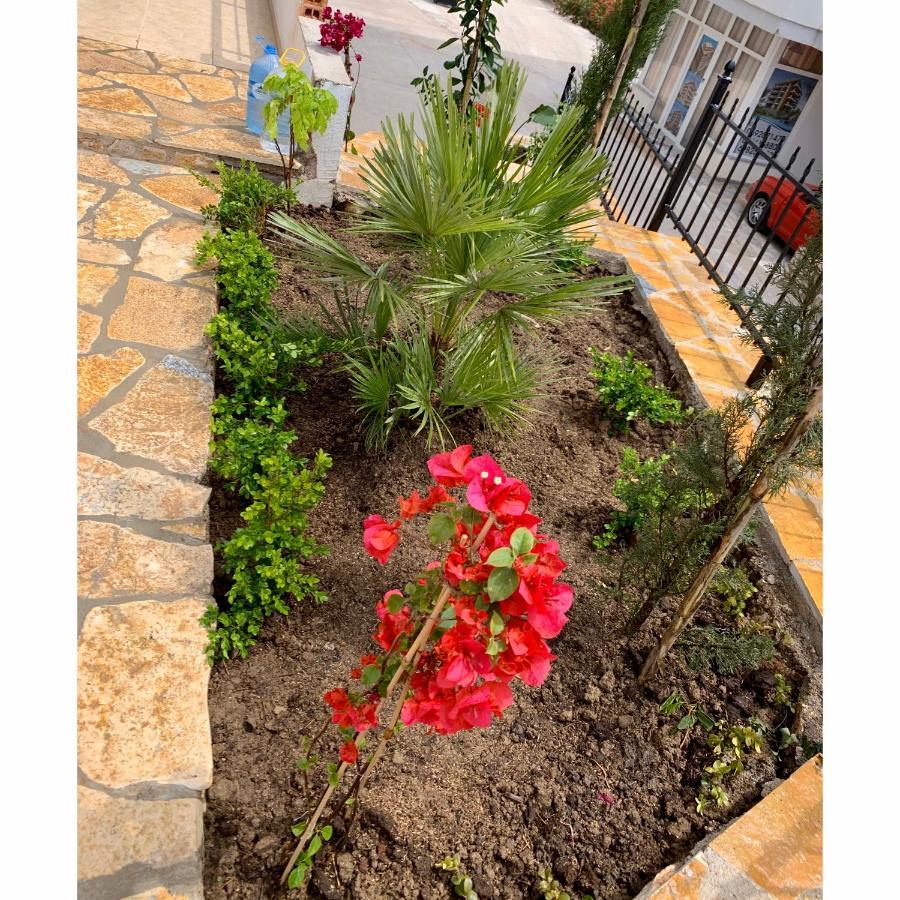 Rock Apartments Sarande Exterior photo
